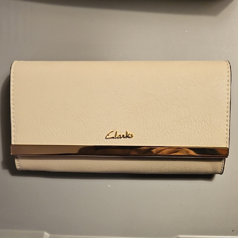 Clarks Cream Wallet - Picture 3 of 9